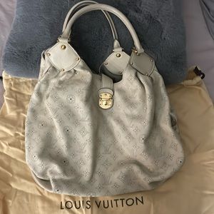 LOUIS VUITTON XL monogram mahina hobo